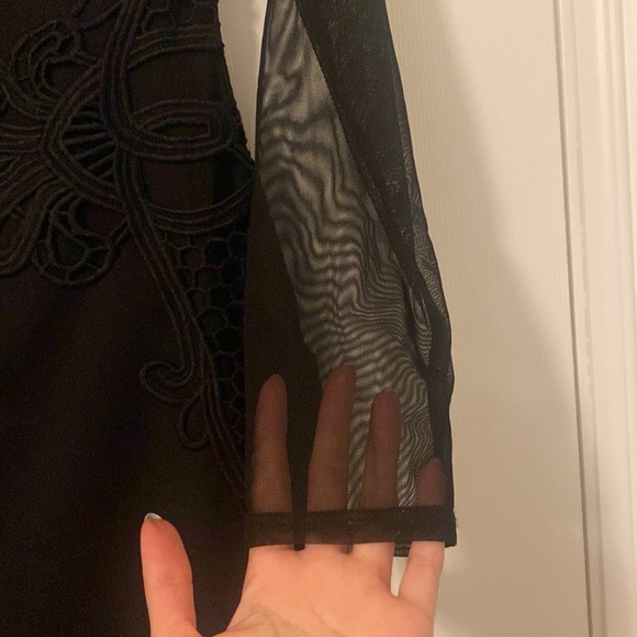 Gorgeous black Bisou Bisou formal dress - Picture 3 of 5